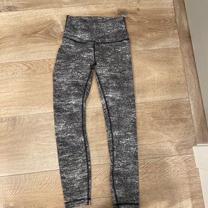 Lululemon size 4 Wunder legging